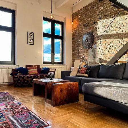 Friends Loft With Terrace & River View Old Town